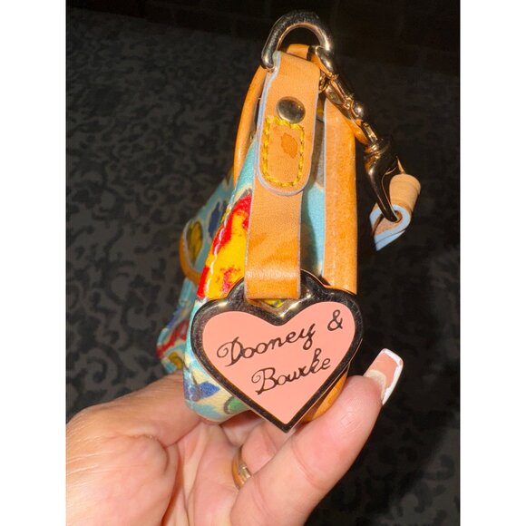 Dooney and Bourke, vintage wristlet, wallet, hearts - Picture 4 of 6